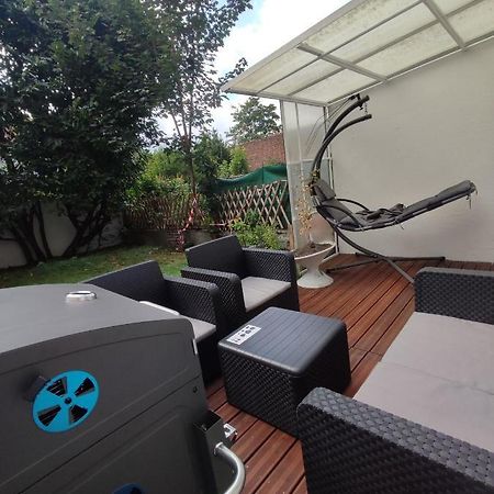 Chambre Prive Dans Une Maison Avec Terrasse Et Jardin Salles De Bain Partagees Apartment Lille Bagian luar foto